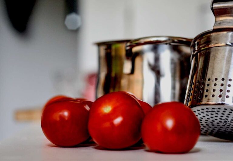 The Best Way to Store Tomatoes 3 Methods to Keep Your Fruit Fresh