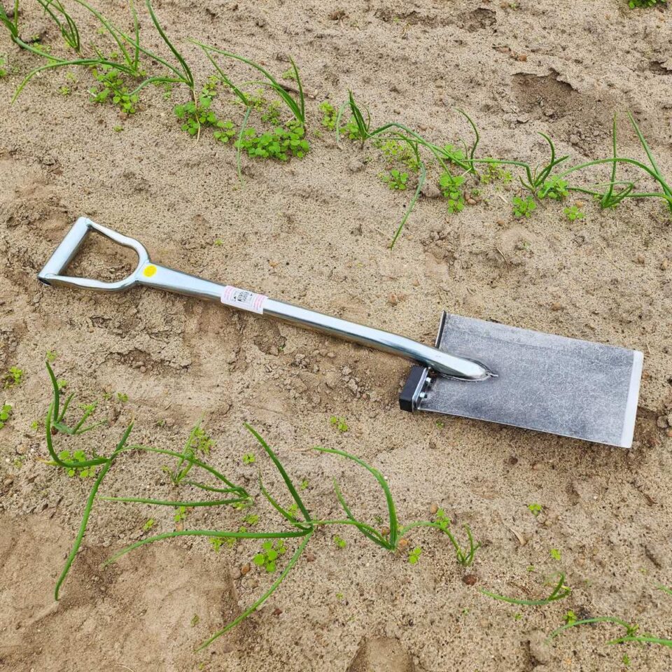 The 4 Best Edging Shovels Elevate Your Landscaping Game Minneopa