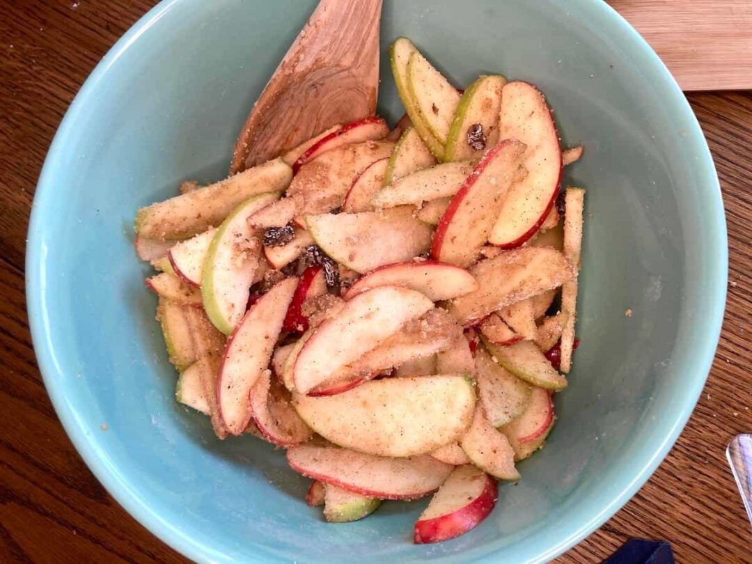 Old Fashioned Apple Raisin Pie Recipe Perfect for Fall and Winter