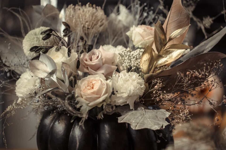 Mesmerizing Halloween Themed Flower Arrangements Picture in 4K Mesmerizing Halloween Themed Flower Arrangements Picture in 4K